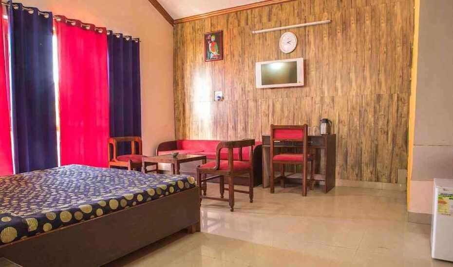 Blue Pine Resort Lansdowne Extérieur photo