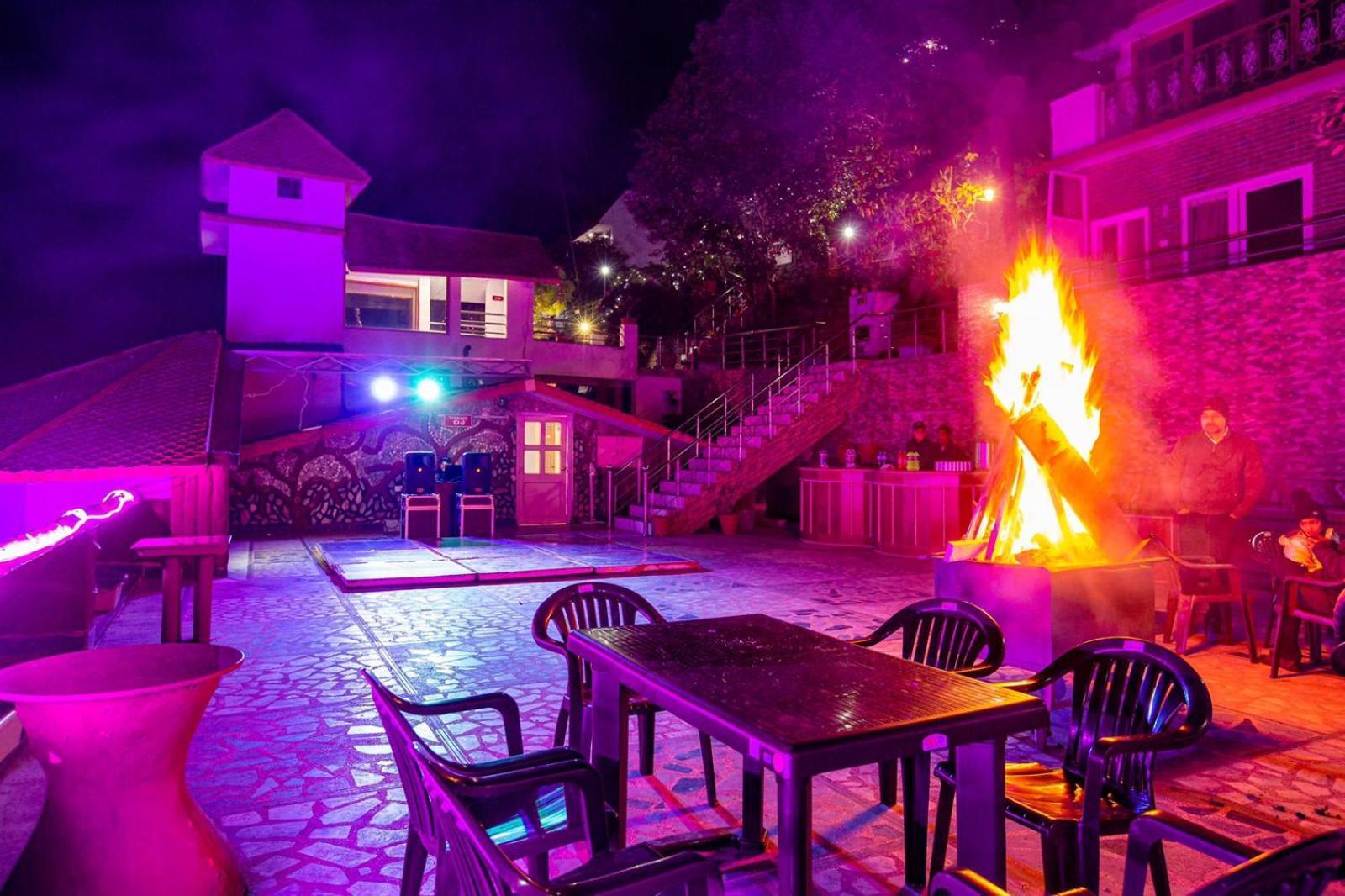 Blue Pine Resort Lansdowne Extérieur photo